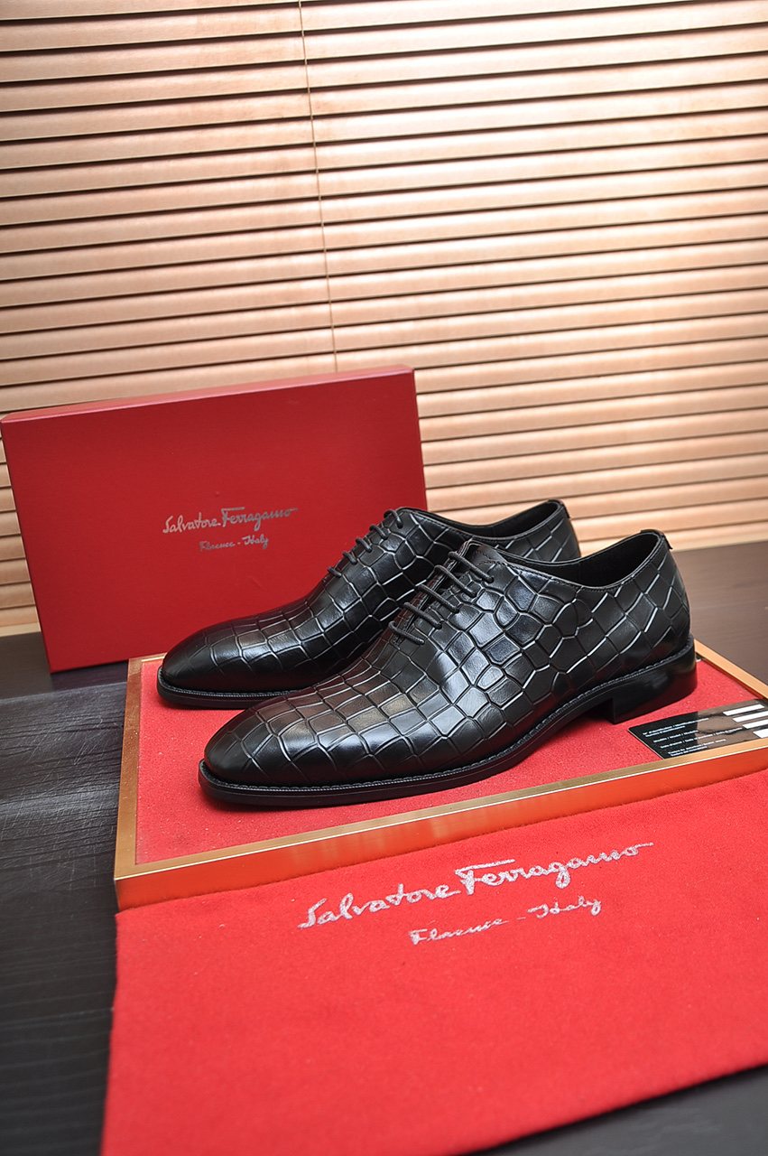 Salvatore Ferragamo Black Textured Lace-Up Dress Shoes