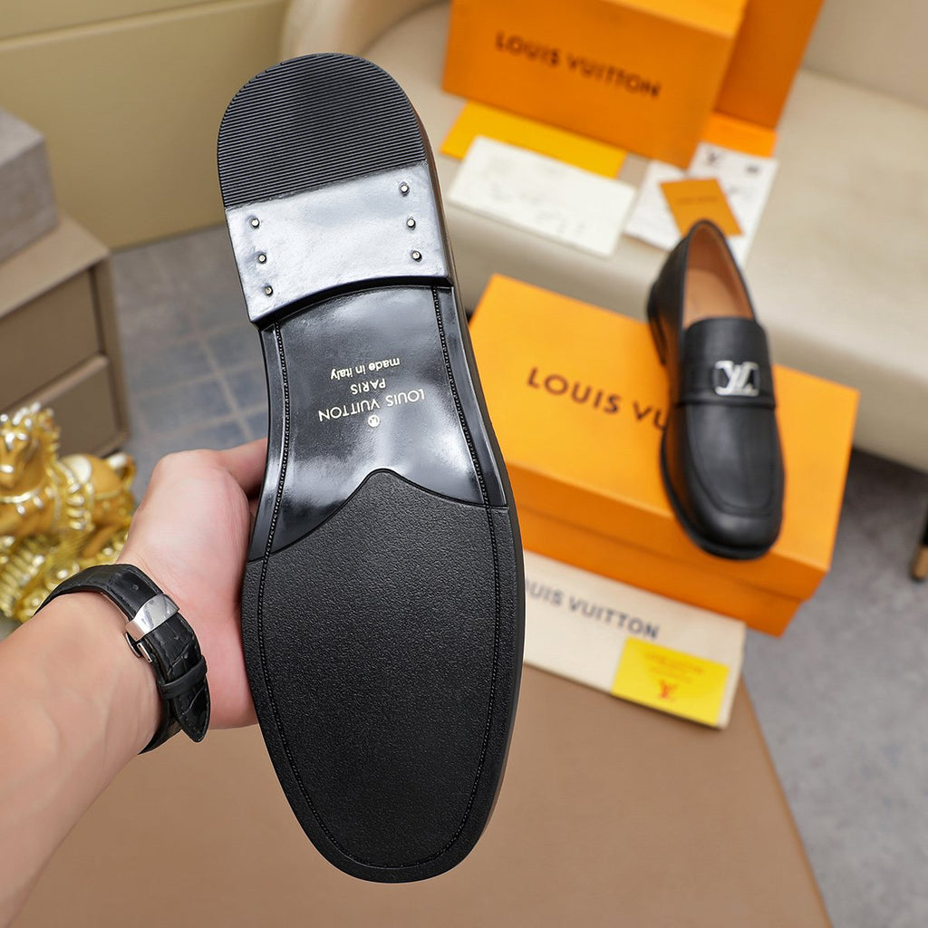 Louis Vuitton Men's Black Textured Hardware Loafers