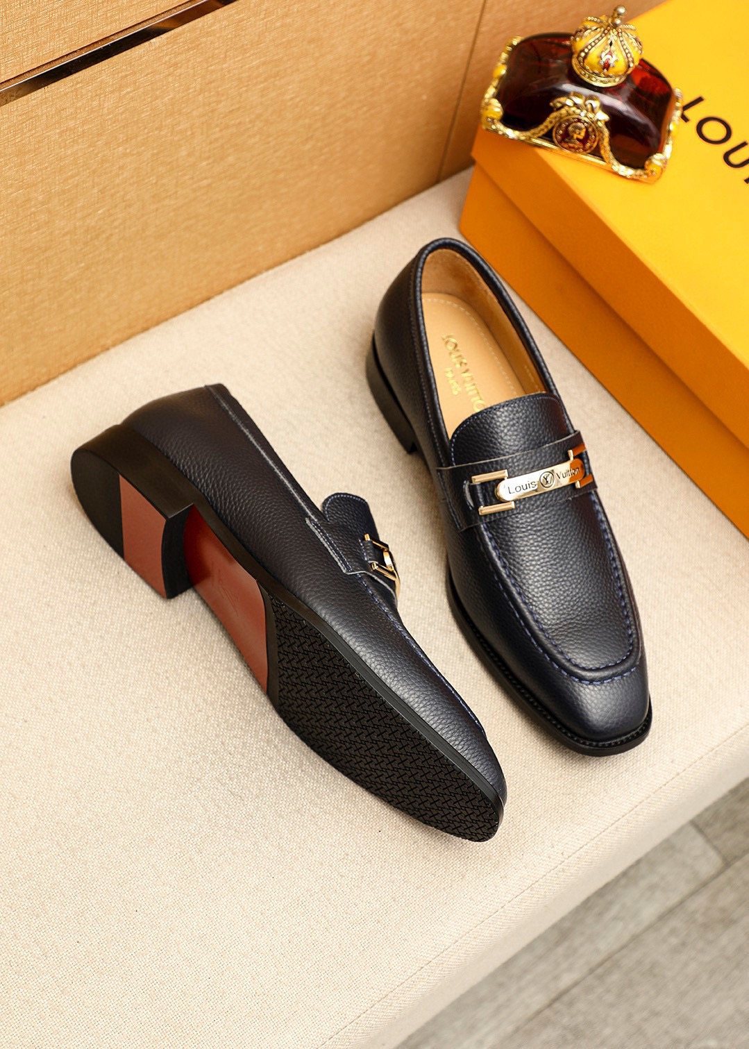 Louis Vuitton Black Pebbled Bar Loafers