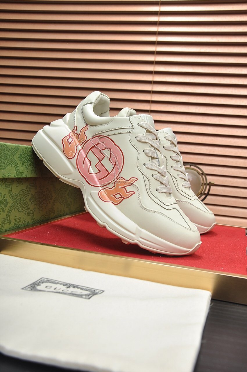 Gucci Cream White Peach Graphic Sneakers