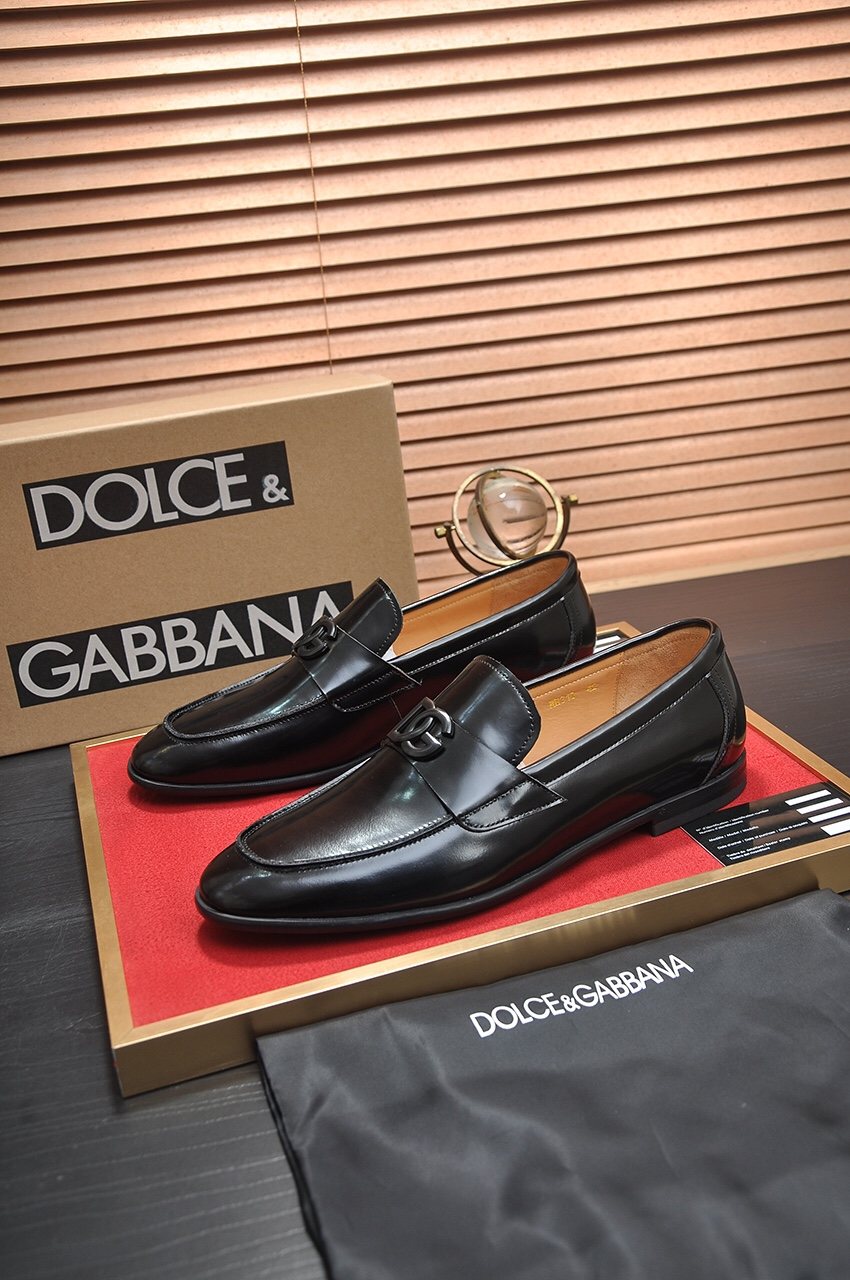 Dolce & Gabbana Leather Logo-Hardware Loafers